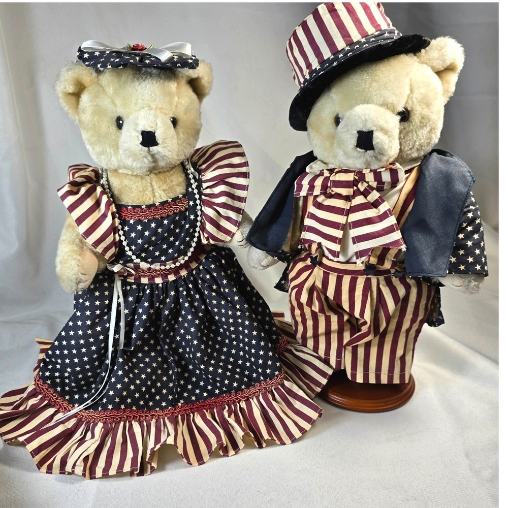 PAIR of 1992  Tender Heart Treasures‎ Americana Patriotic Bears VTG Betsy Ross